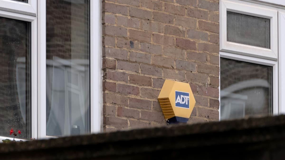 Security experts reveal 10 ways to keep your home safe this Christmas